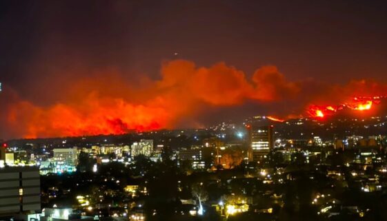 Incendios en Los Angeles dejan 10 fallecidos