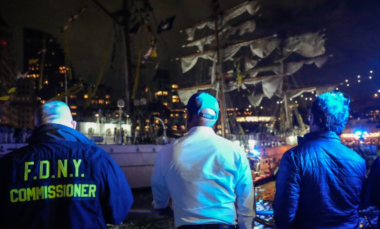 Tragedia en Nueva York: Buque de la Armada Mexicana choca contra el Puente de Brooklyn y deja dos muertos