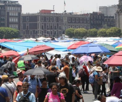 ¡Caos en el Zócalo! Ambulantes invaden la plaza tras plantón de la CNTE, ciudadanos al borde de la desesperación