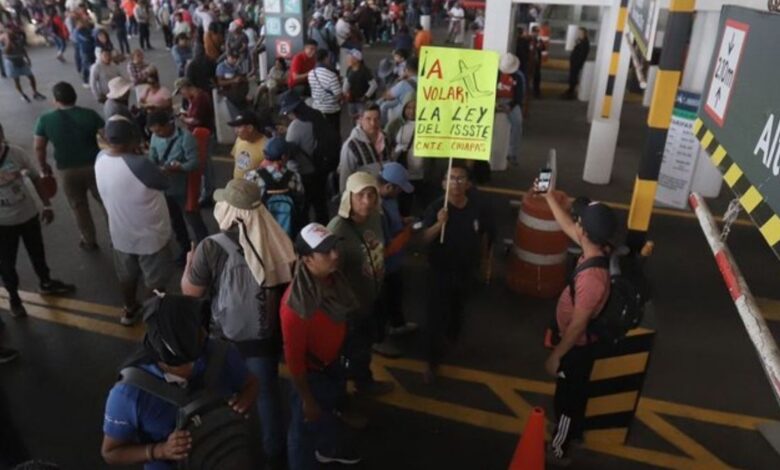 MANISFESTANTES DEL CNTE TOMAN AEROPUERTO INTERNACIONAL DE LA CDMX