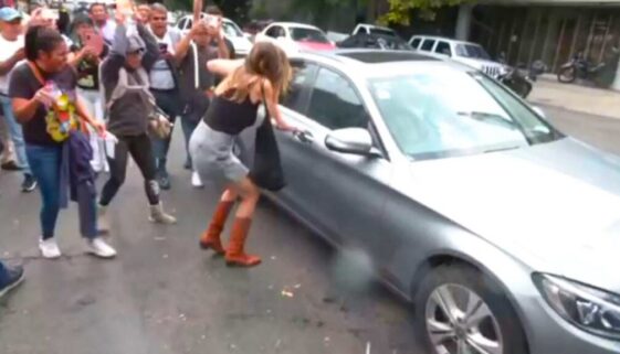 #LadyRacista agredida