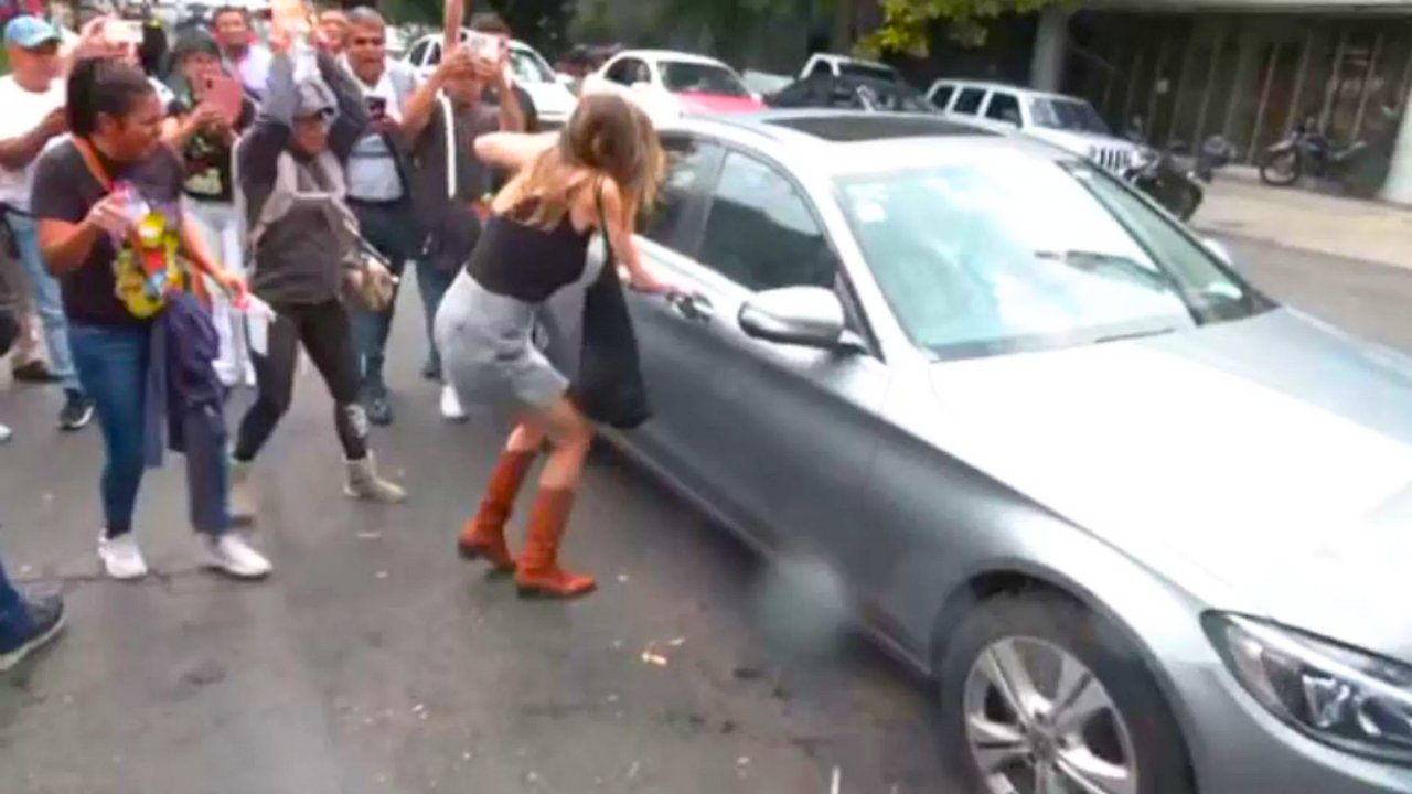 #LadyRacista agredida