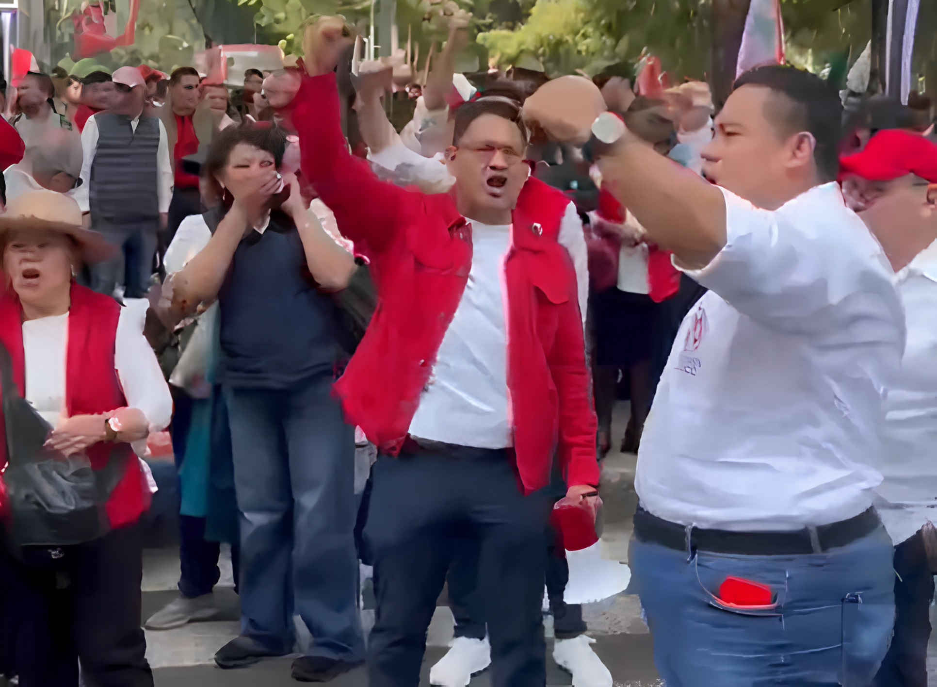 Marcha Masiva en Apoyo a 'Alito' Moreno Tras Altercado con Noroña en el Senado