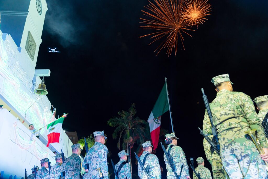 Alcalde de Cozumel Usó »ilegalmente» Pirotecnia Sonora en el Grito de Independencia 2025 a Pesar de Exhorto del Congreso de Quintana Roo