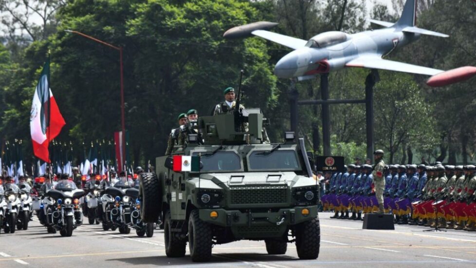 Desfile Cívico Militar del 16 de septiembre en la Ciudad de México.